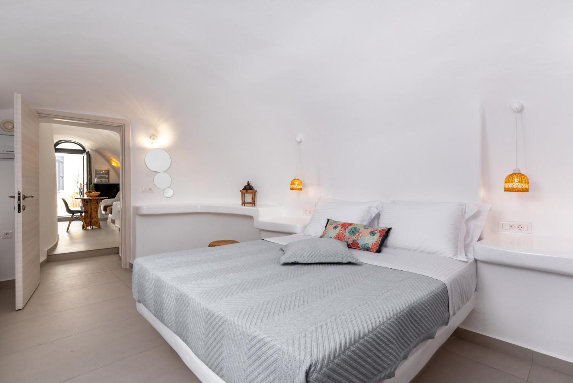 Deep Cave Suites Kontochori Fira  Zewnętrze zdjęcie