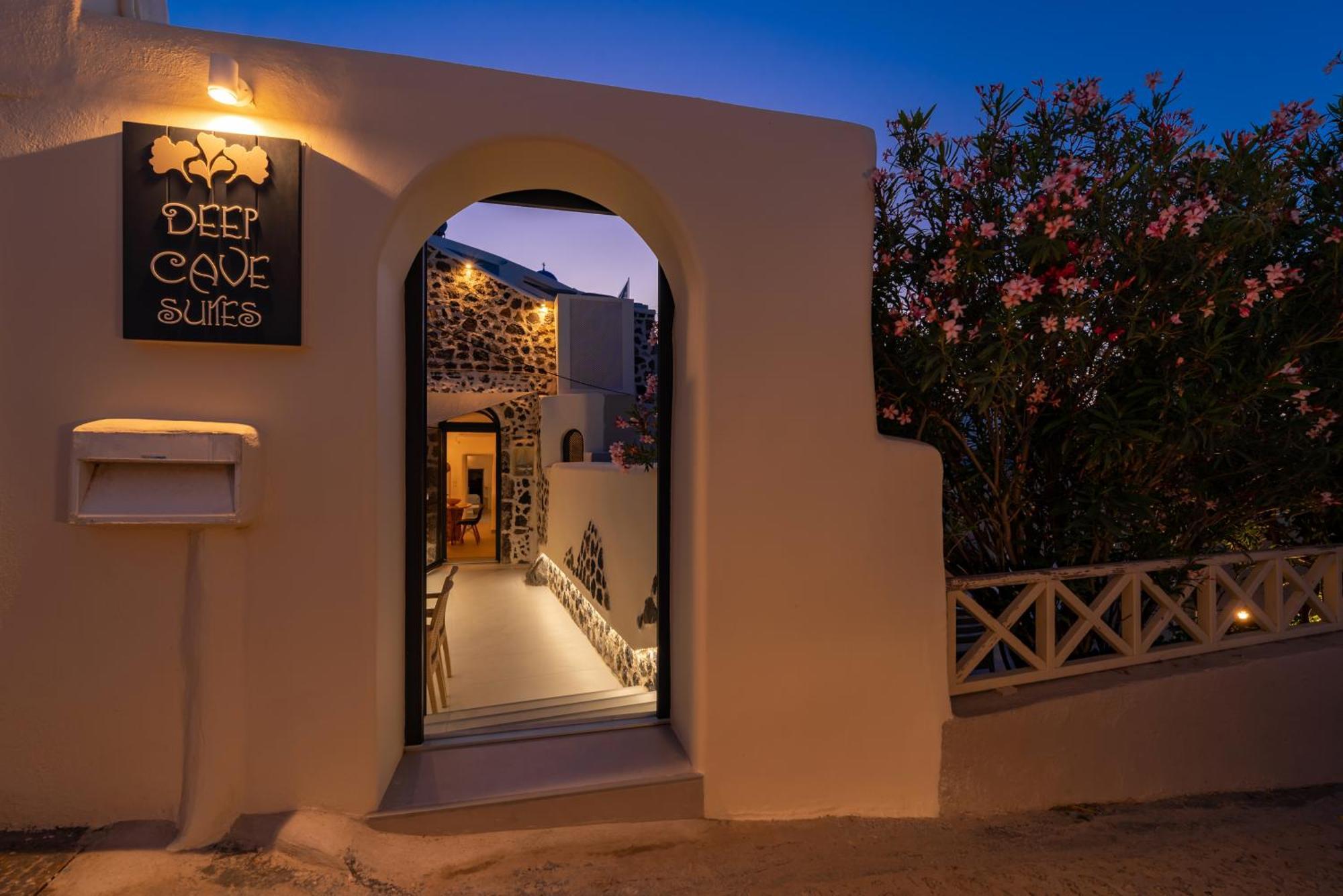 Deep Cave Suites Kontochori Fira  Zewnętrze zdjęcie