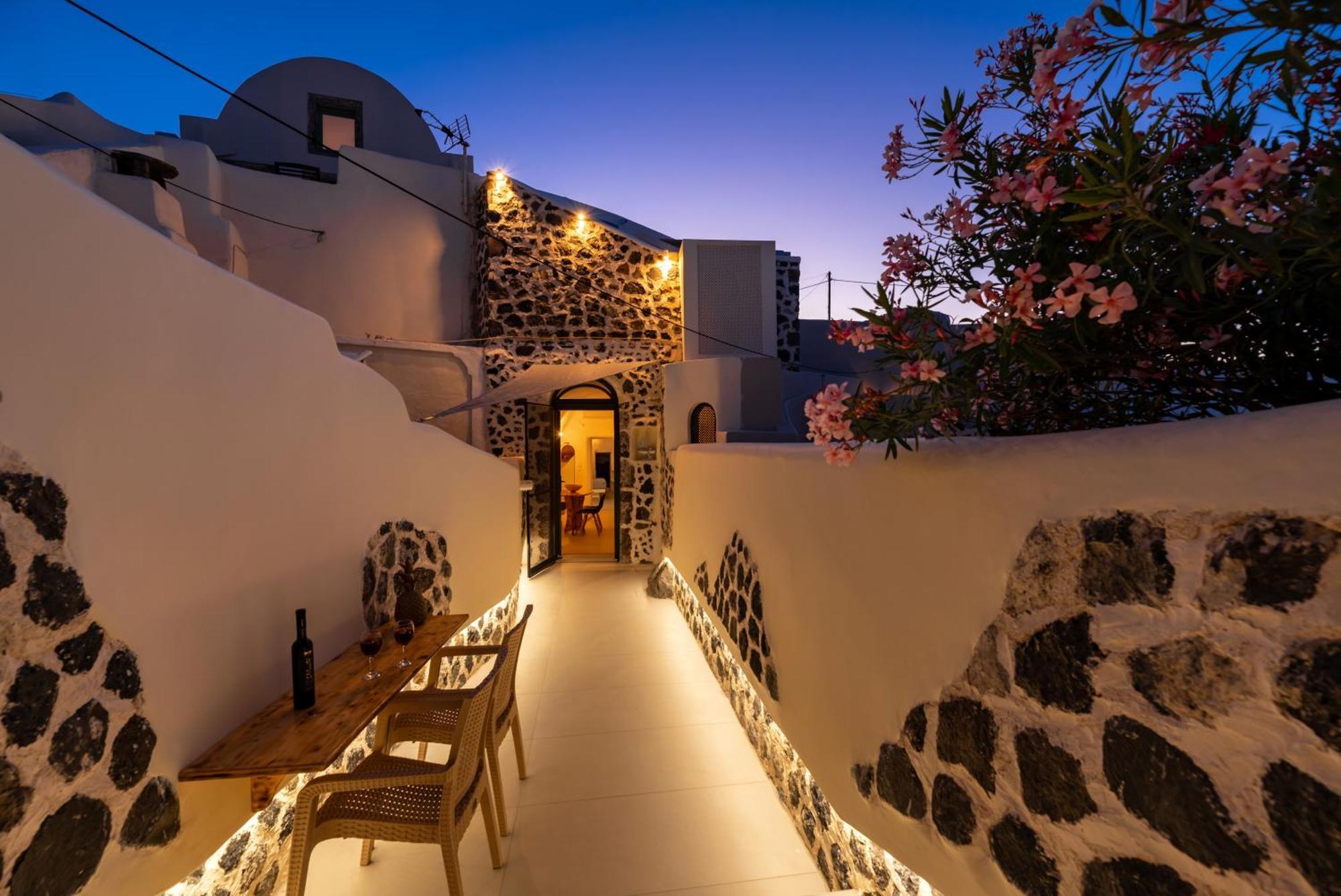 Deep Cave Suites Kontochori Fira  Zewnętrze zdjęcie