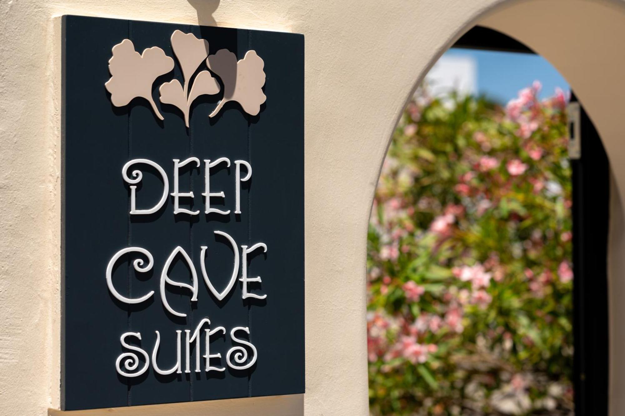 Deep Cave Suites Kontochori Fira  Zewnętrze zdjęcie