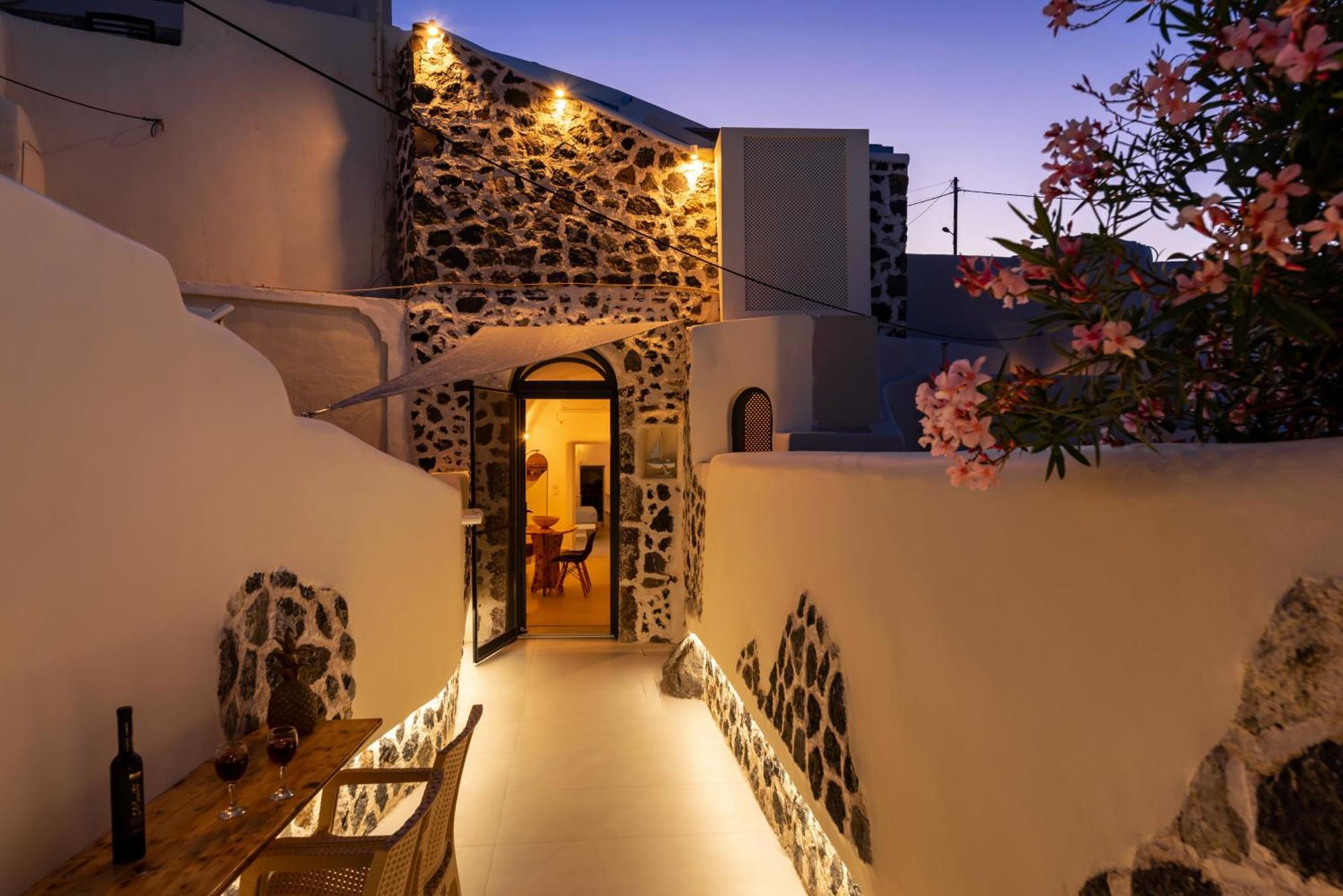 Deep Cave Suites Kontochori Fira  Zewnętrze zdjęcie
